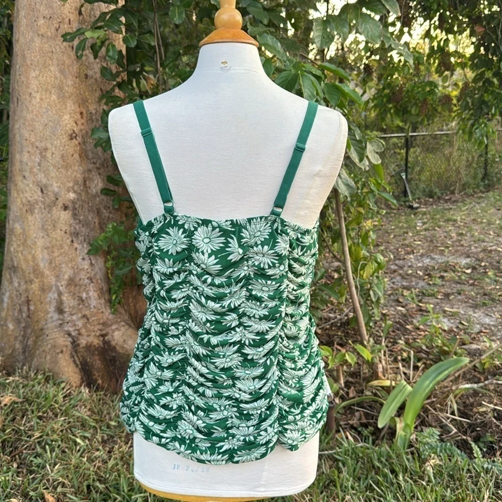 Torrid Stretch Mesh Cropped Shirred Cami Top Green, size 2 (18/20) - Picture 7 of 8
